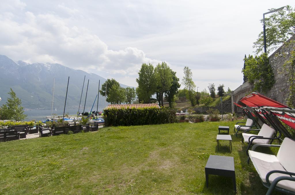 Campione Del Garda Surf House Hostel Pieve  Bagian luar foto