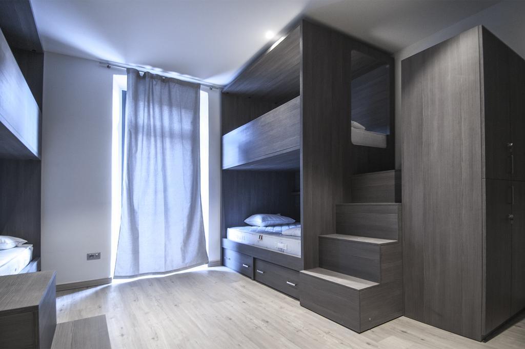 Campione Del Garda Surf House Hostel Pieve  Bagian luar foto