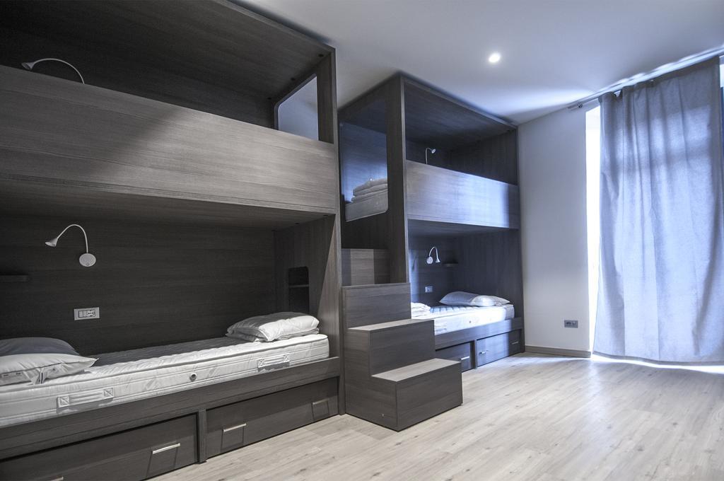 Campione Del Garda Surf House Hostel Pieve  Bagian luar foto