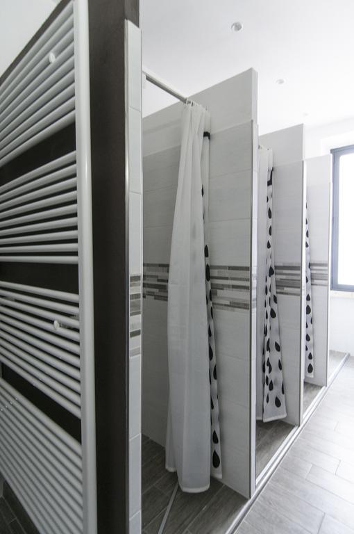 Campione Del Garda Surf House Hostel Pieve  Bagian luar foto